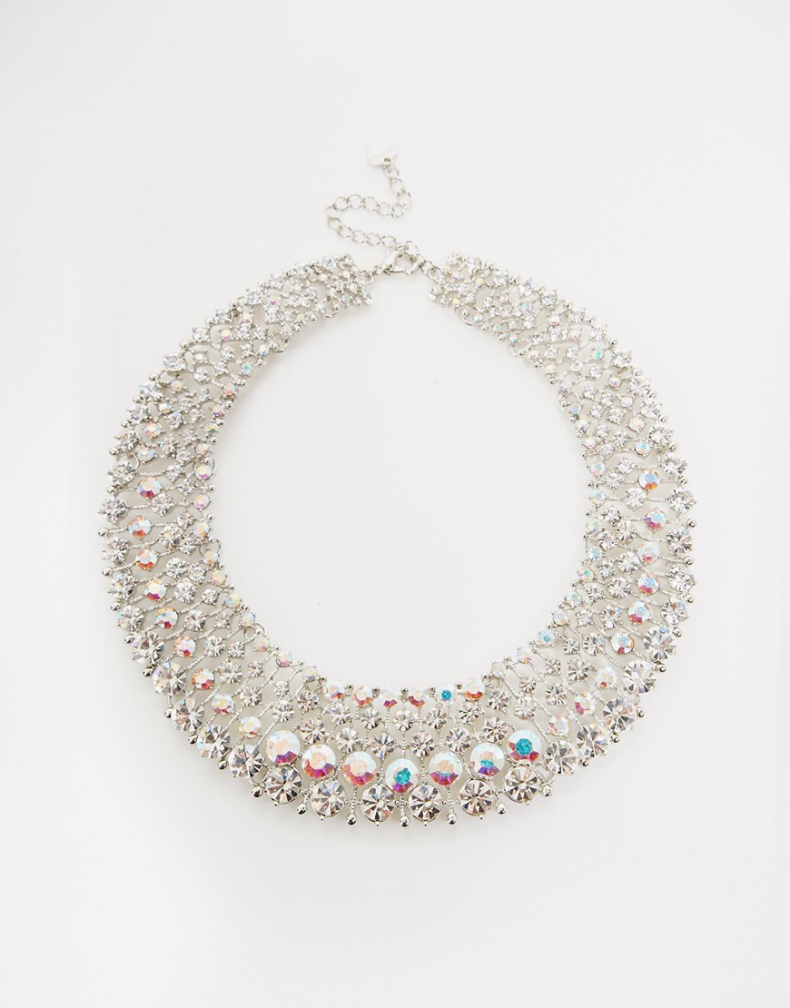 http://www.asos.de/Love-Rocks-Crystal-AB-Auffällige-Halskette/190hg3/?iid=5914418&clr=Silber&SearchQuery=love+rocks&pgesize=36&pge=0&totalstyles=121&gridsize=3&gridrow=1&gridcolumn=3&mporgp=L2xvdmUtcm9ja3MvbG92ZS1yb2Nrcy0lRTIlODAlOTMtY3J5c3RhbC1hYi0lRTIlODAlOTMtYXVmZiVDMyVBNGxsaWdlLWhhbHNrZXR0ZS9wcm9kLw..