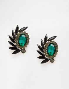 http://www.asos.de/ALDO-Samaras-Ohrstecker/18x9ao/?iid=5845589&cid=4175&sh=0&pge=4&pgesize=36&sort=-1&clr=Multi&totalstyles=2631&gridsize=3&mporgp=L0FMRE8vQUxETy1TYW1hcmFzLVN0dWQtRWFycmluZ3MvUHJvZC8.